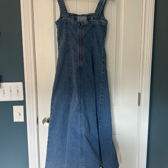 The A&F Mila Denim Midi Dress - Picture 3 of 3